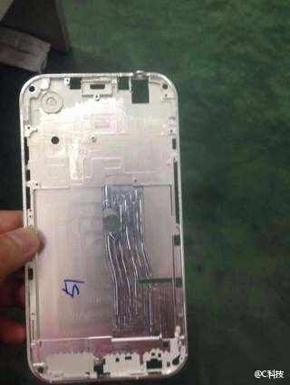 流言：iPhone 6机身首遭泄露