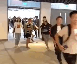 _8pjGKyfsb6z8DGrmYw851W65WmpXmtB.gif