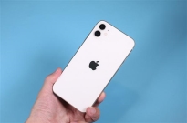 2��ƻ�� iPhone �й���������50�򲿣�ͬ�ȴ�� 60%