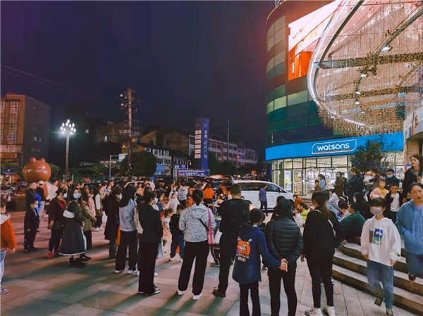 厢遇美好后备厢集市亮相南部圣桦时代广场